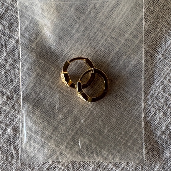 COACH Huggie Hoop Gold Heart Earrings - Picture 2 of 5